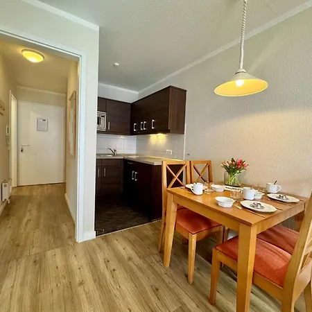 Stilvoll Eingerichtete Mit Grossem Balkon In Apartment Sellin (Rugen)