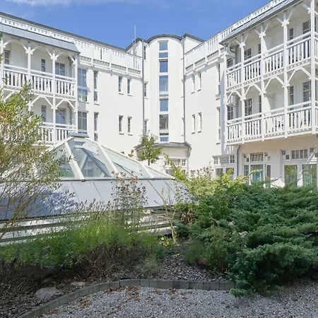 Apartment Stilvoll Eingerichtete Mit Grossem Balkon In